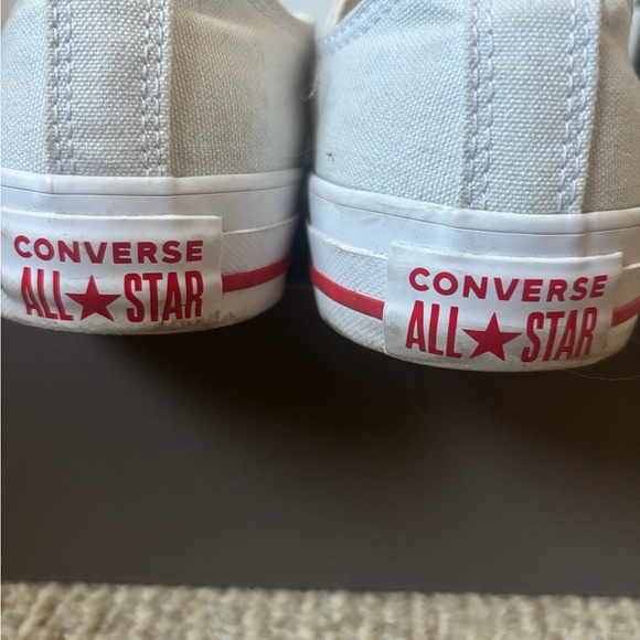 Converse size 8 women’s - Picture 4 of 6